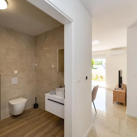 New Privlaka Perl * Privlaka (Zadar)